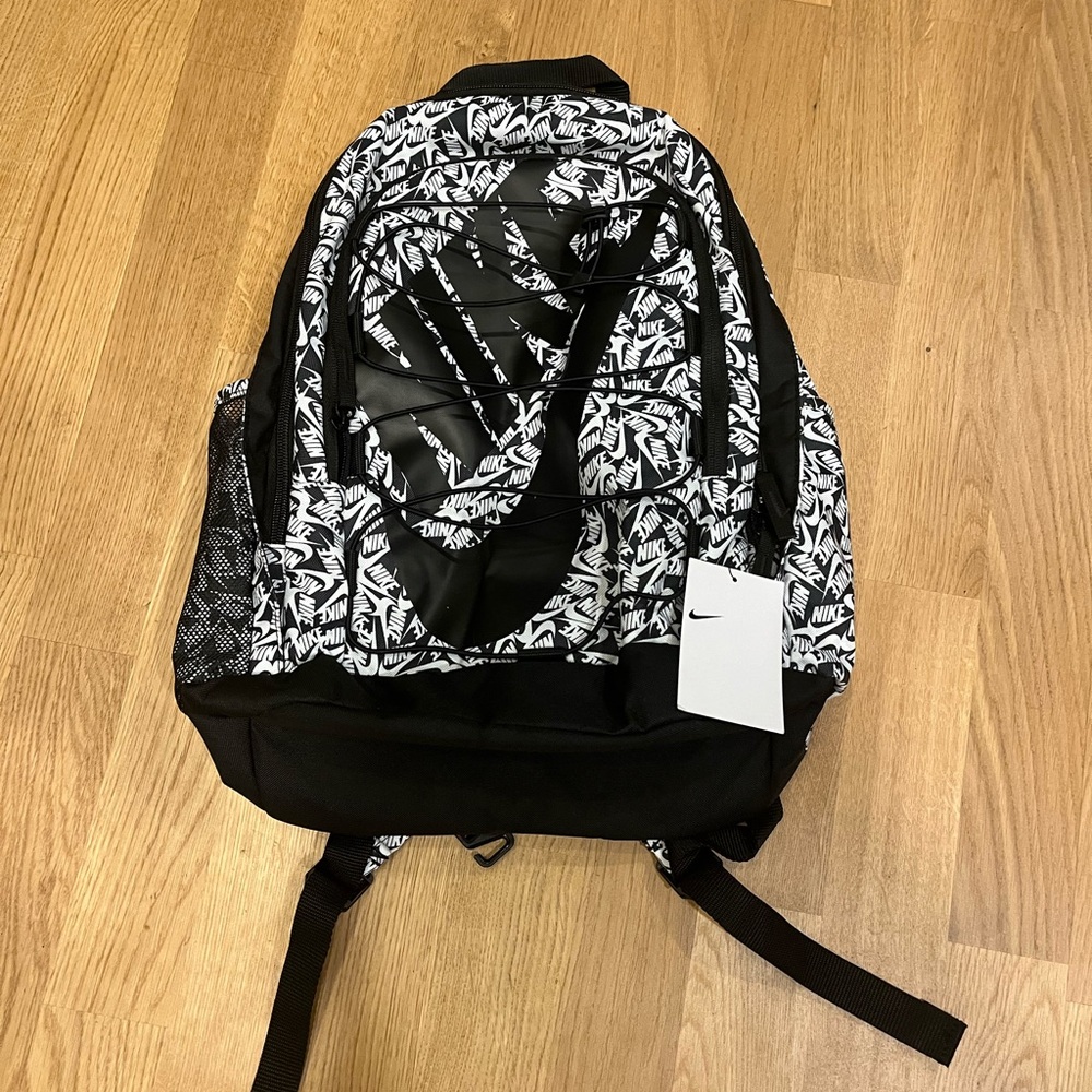 Nike Black & White Patterned Hayward Backpack - Picture 8 of 11